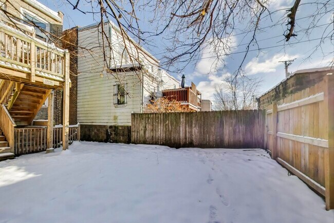 Building Photo - 6624 S Rhodes Ave