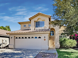 Building Photo - 518 W San Remo St