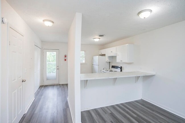 Building Photo - 1517 Meadow Bend Dr
