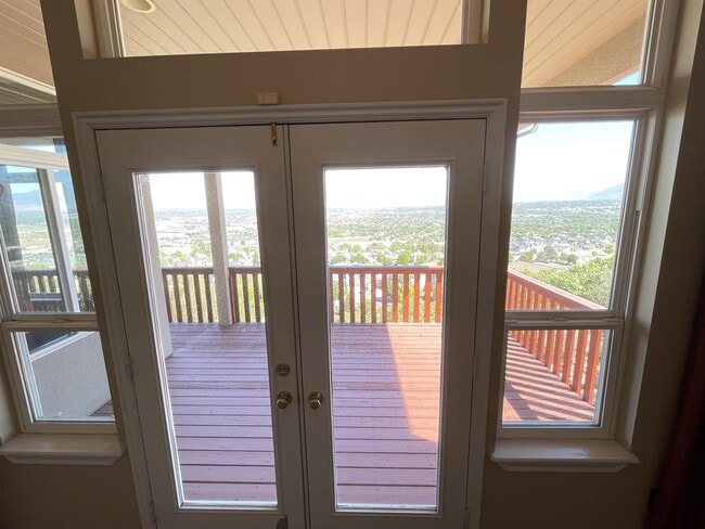 Building Photo - 561 Rocky Knoll Ln