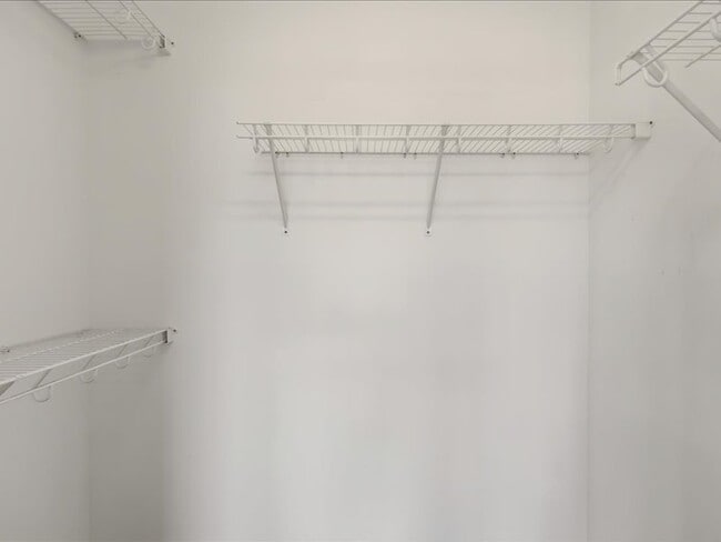 Building Photo - 5320 Baumgardner Rd