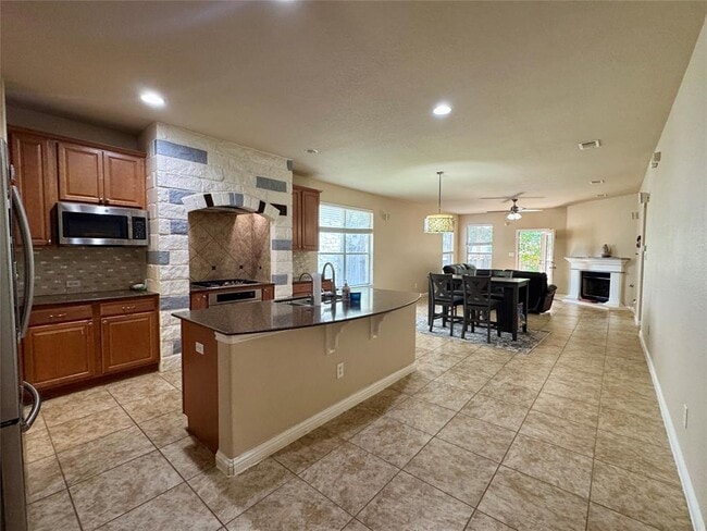Building Photo - 205 Saddle Ridge Dr