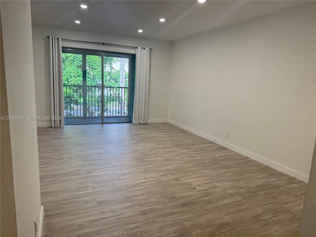 Building Photo - 8750 Royal Palm Blvd