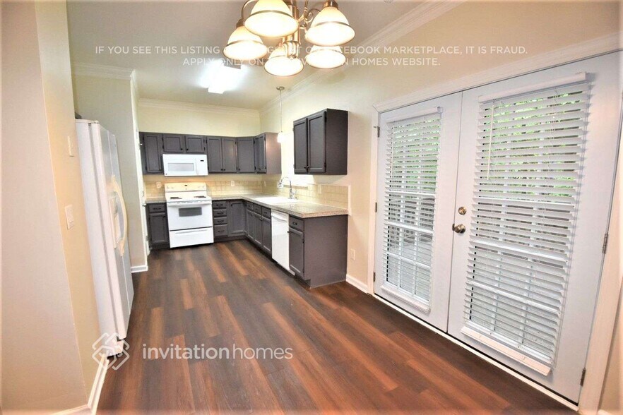 Building Photo - 2505 Century Oaks Ln