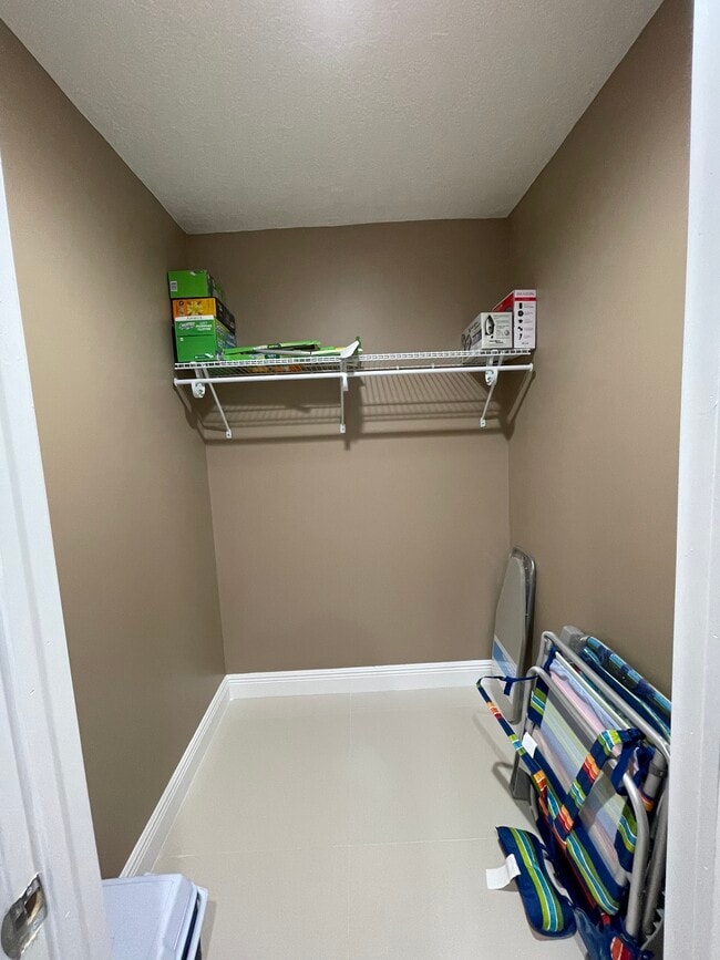 Closet - 1121 NW 30th Ter