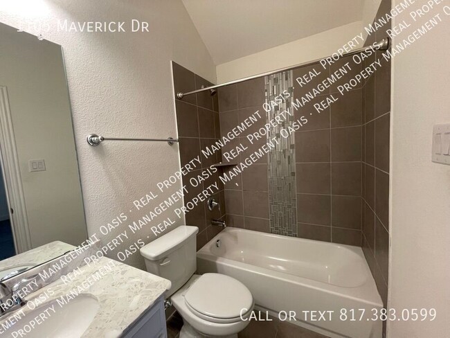 Building Photo - 1105 Maverick Dr