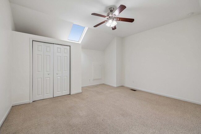 Building Photo - 219 Fairmont Ct