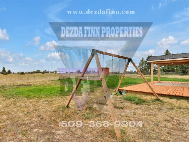 Building Photo - Country Living, Minutes to FAFB! 4 Bed, 2 ...