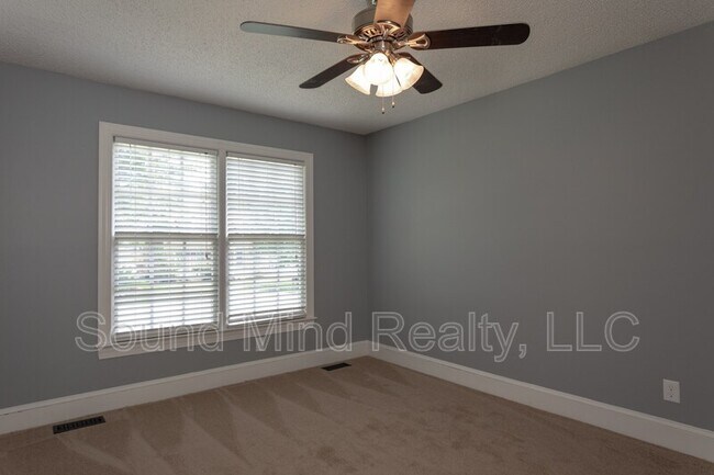 Building Photo - 1205 Opossum Trot Ln