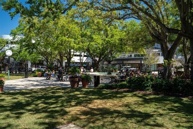 Building Photo - 435 S Oregon Ave