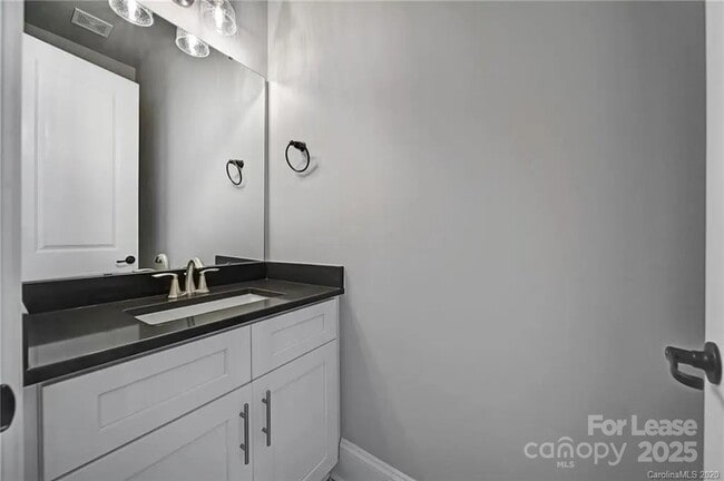 Building Photo - 2603 Bridle Brook Way