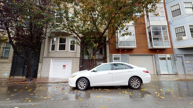 Building Photo - Room in 4 Bedroom Home at 56 Langton St