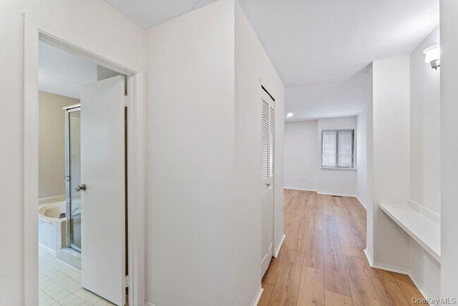 Building Photo - 277 Vista Dr