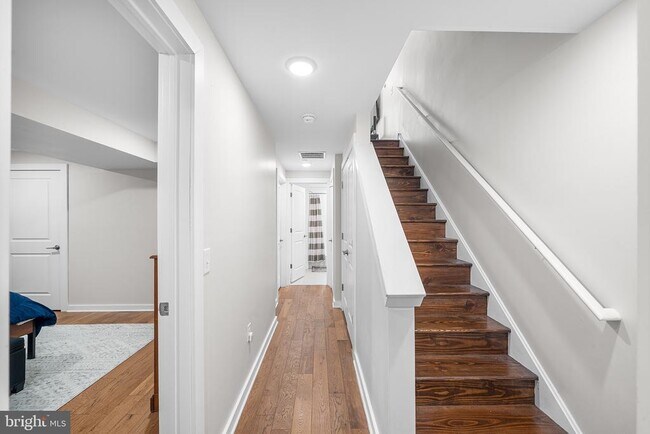 Building Photo - 1640 N 5th Ct