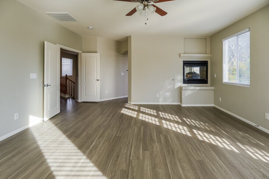 Building Photo - 5781 Magini Ave