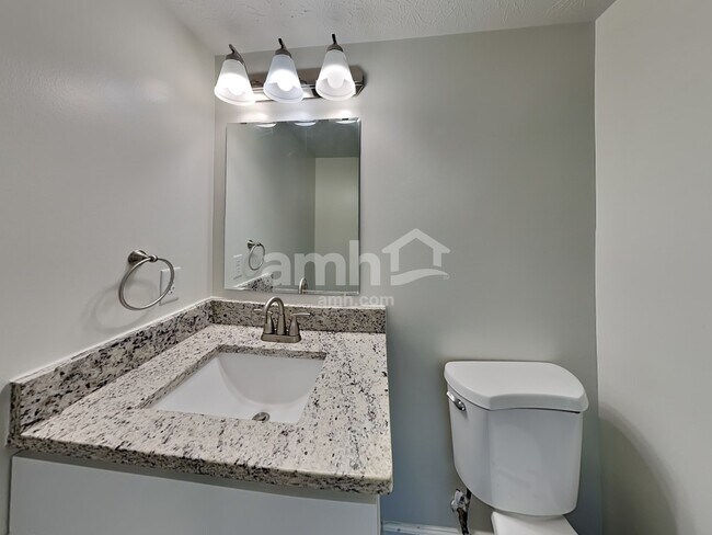 Building Photo - 222 Rambling Rd