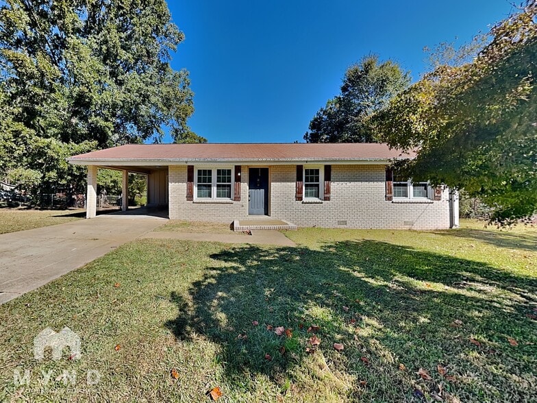Primary Photo - 944 Scoggins Rd