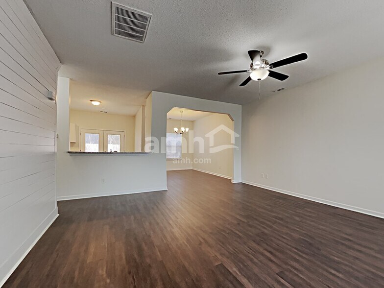 Building Photo - 106 Peterborough Dr