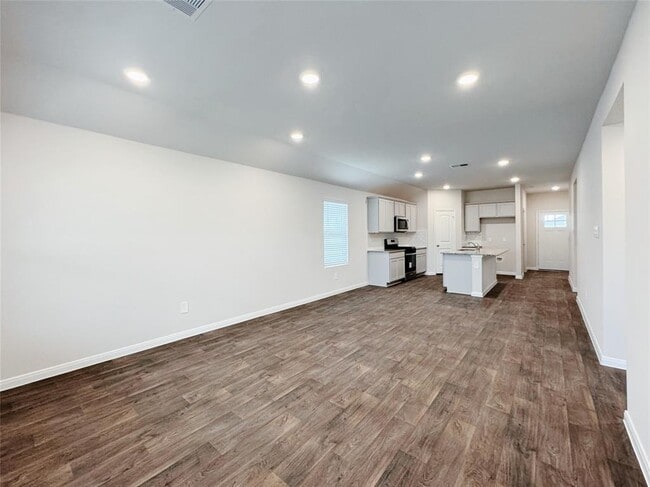 Building Photo - 204 Addison Pl