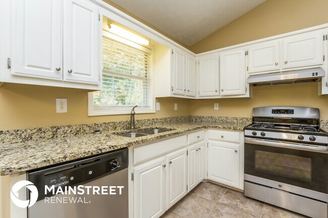 Building Photo - 5559 Princeton Oaks Ln
