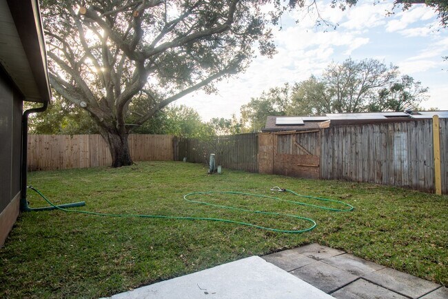 Building Photo - Move-In Ready 3-Bedroom, 2-Bathroom Rental...