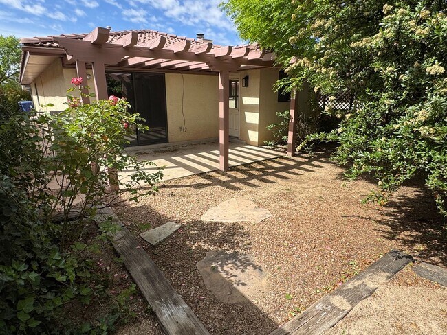 Building Photo - 2 Bedroom, 2 Bathroom Home near Tramway and Indian School