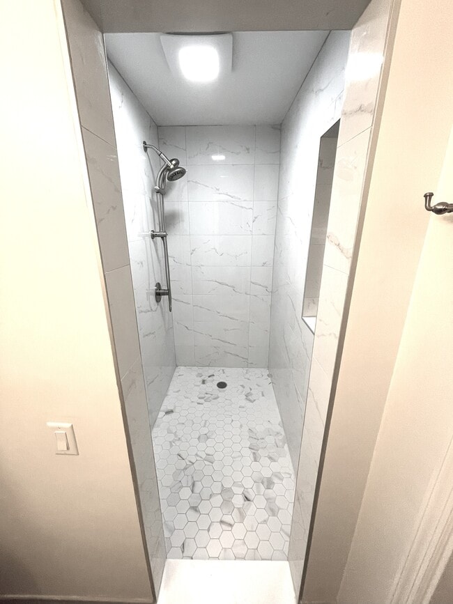 Building Photo - 1515 Sawyerwood Ave