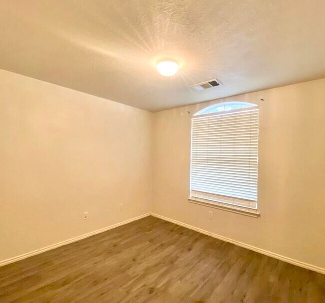 Building Photo - NEW IN MANAGEMENT - AVAILABLE NOW!