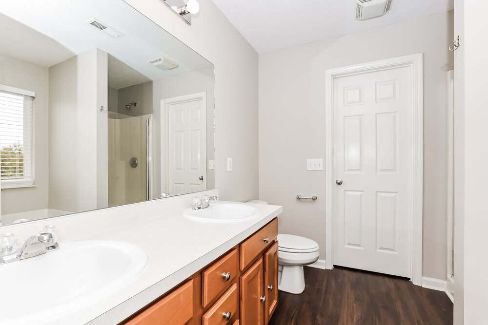 Building Photo - 909 Grand Oak Dr