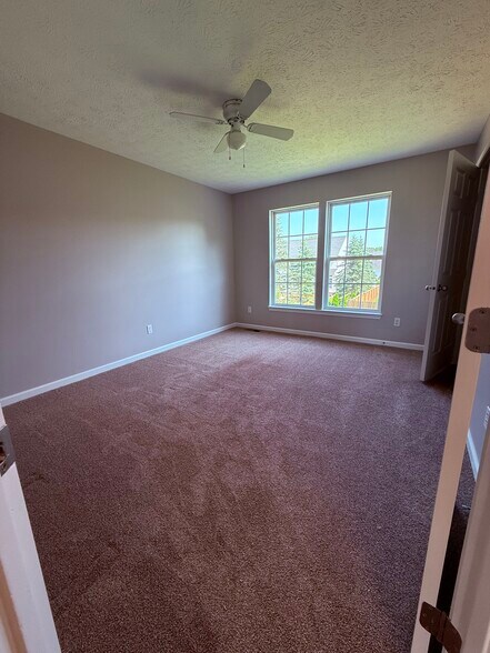 Building Photo - 657 Brookledge Ct