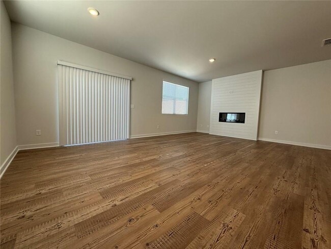 Building Photo - 7253 Mulberry St