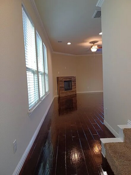 Building Photo - 326 Austin Ave