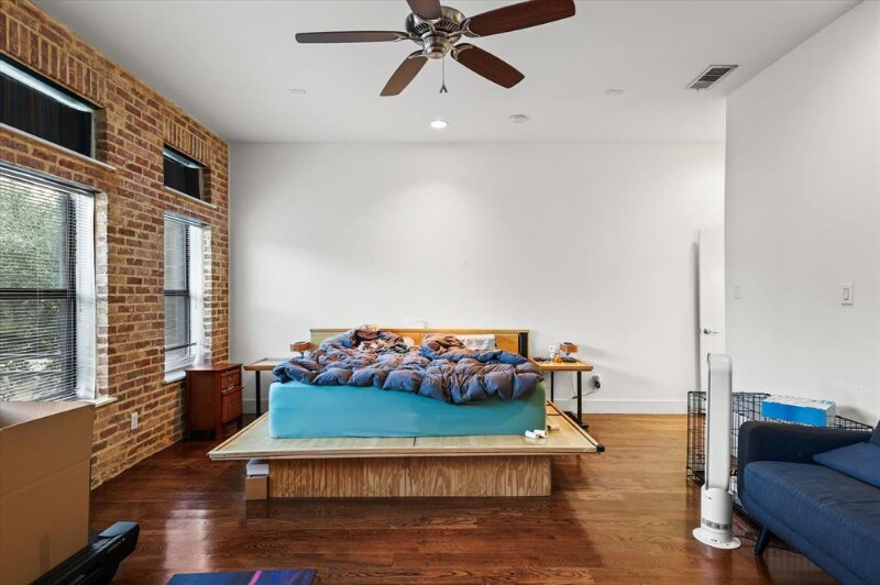 Building Photo - 3707 Commerce St