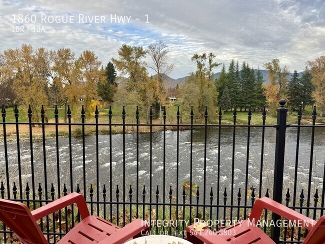 Building Photo - 1860 Rogue River Hwy