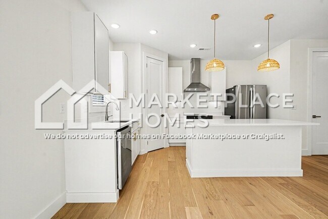 Building Photo - 5 Taverly Dr
