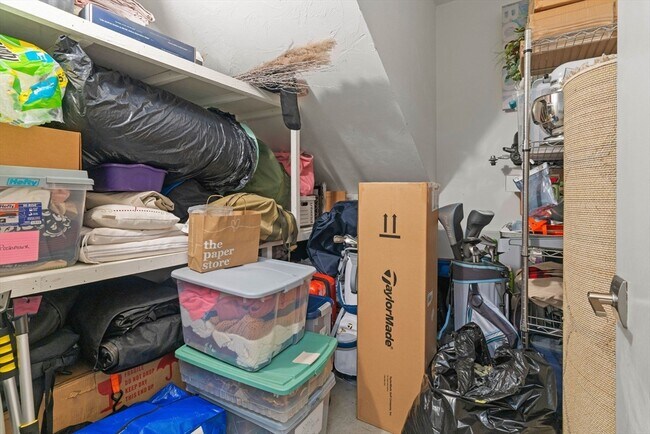 Building Photo - 6 Ashland St