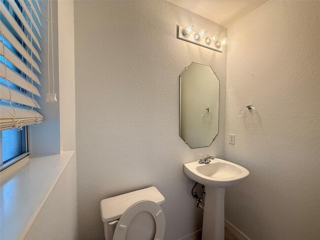 Building Photo - 1714 Lost Maples Loop