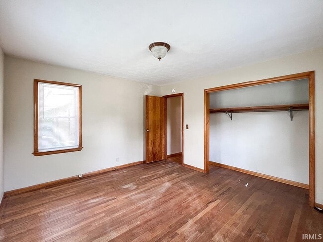 Building Photo - 4336 E 10th St