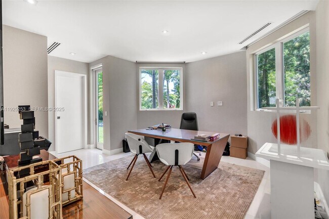 Building Photo - 420 Island Dr