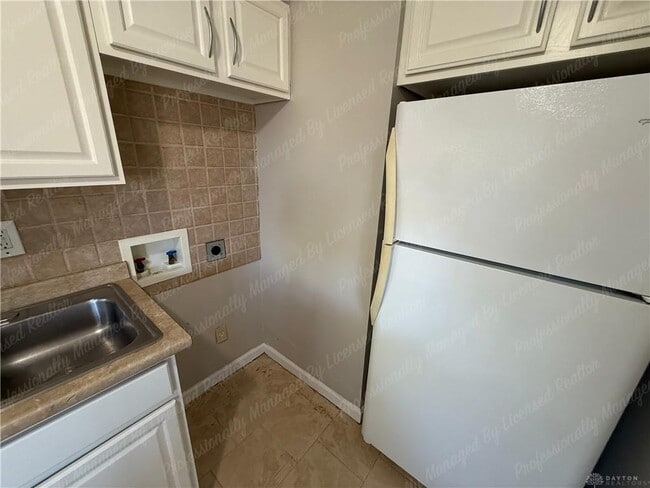 Building Photo - 5678 Tomberg St