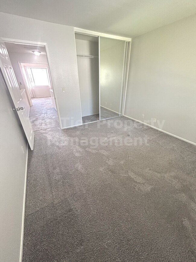 Building Photo - ***Charming 3 bed / 2.5 bath / 1,501 sqft ...
