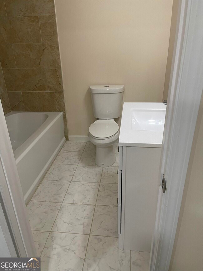 Building Photo - 1757 Bennett Dr