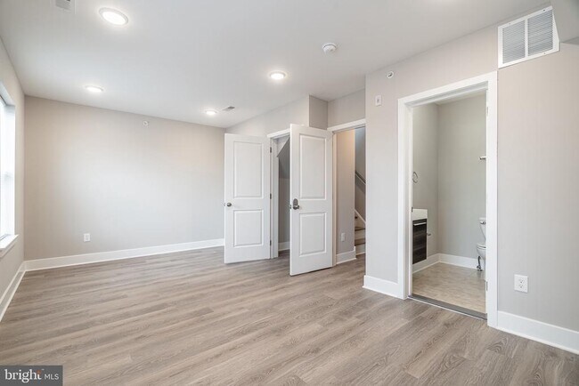 Building Photo - 421 N 39th St