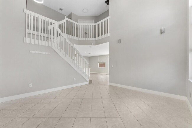 Building Photo - 9825 Scribner Ln