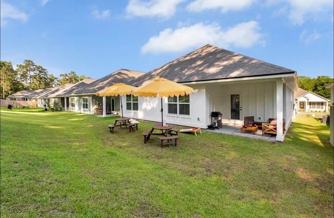 Building Photo - 2047 Hansel Hl Dr