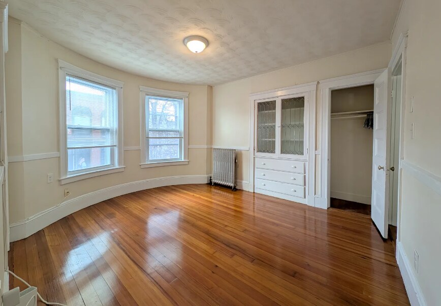 Building Photo - 14 Sanborn Ave