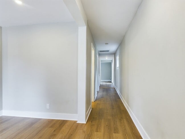 Building Photo - 416 Milton St