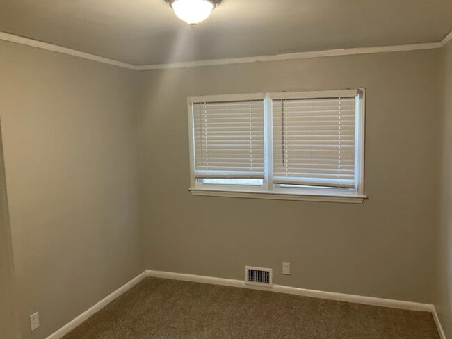 Building Photo - 1915 Timothy Dr SW