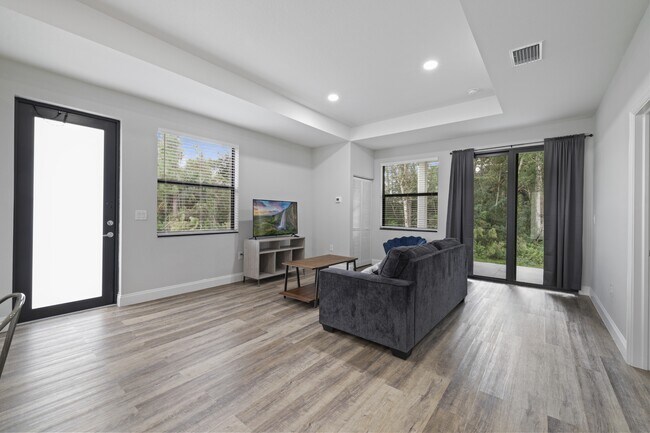 Building Photo - 1917 Lorna Ave