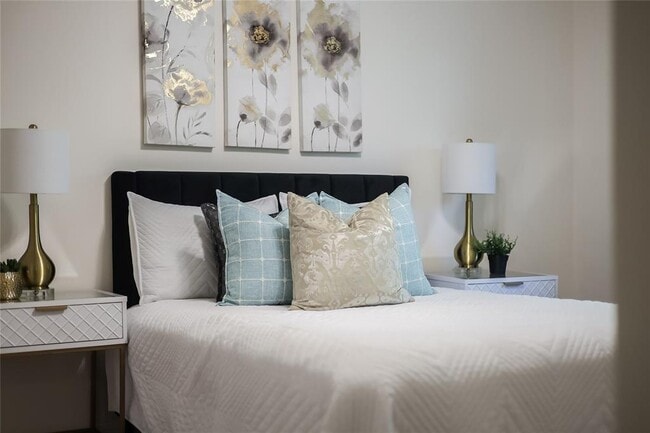 Building Photo - 5605 Creek Meadows Cove